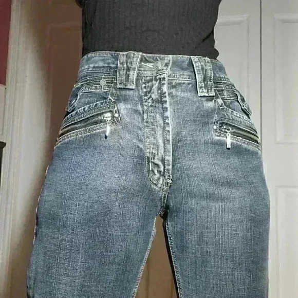 90s rocker Airstar high rise jeans with  metal hardware, big pockets & zippers - Picture 13 of 16